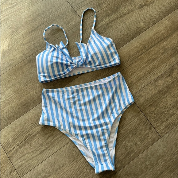 AMAZON stripped swimming set 💙 - Picture 2 of 9